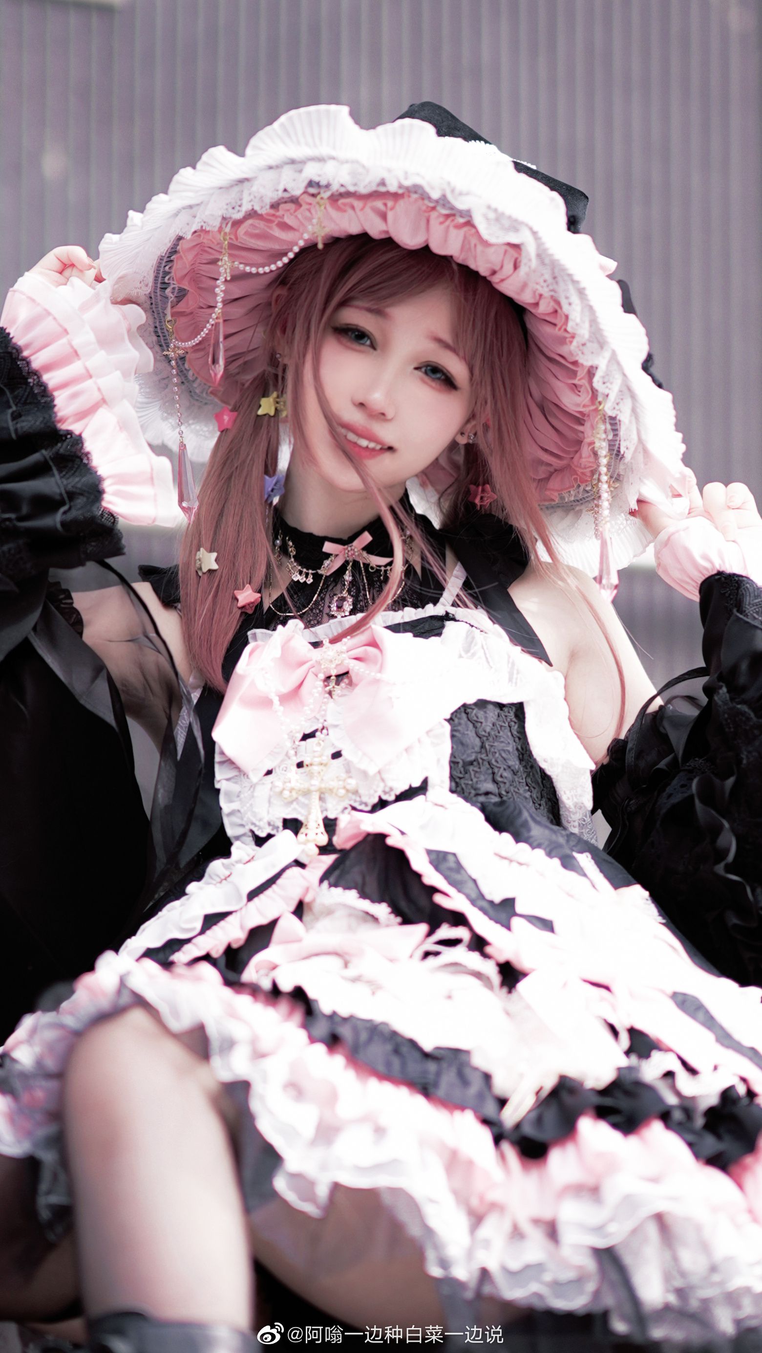 刚来到城市的 小小的 见习魔女.@阿嗡一边种白菜一边说 LOLITA-第1张