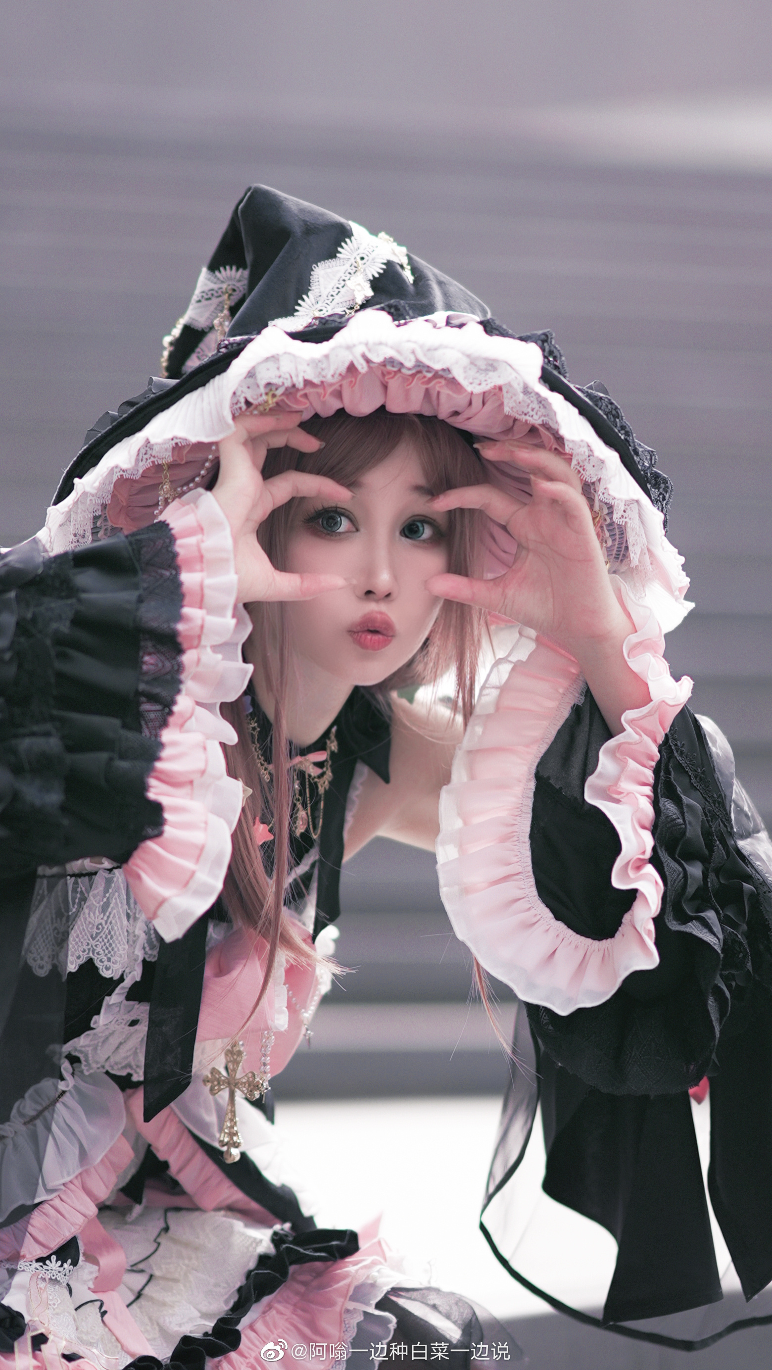 刚来到城市的 小小的 见习魔女.@阿嗡一边种白菜一边说 LOLITA-第4张