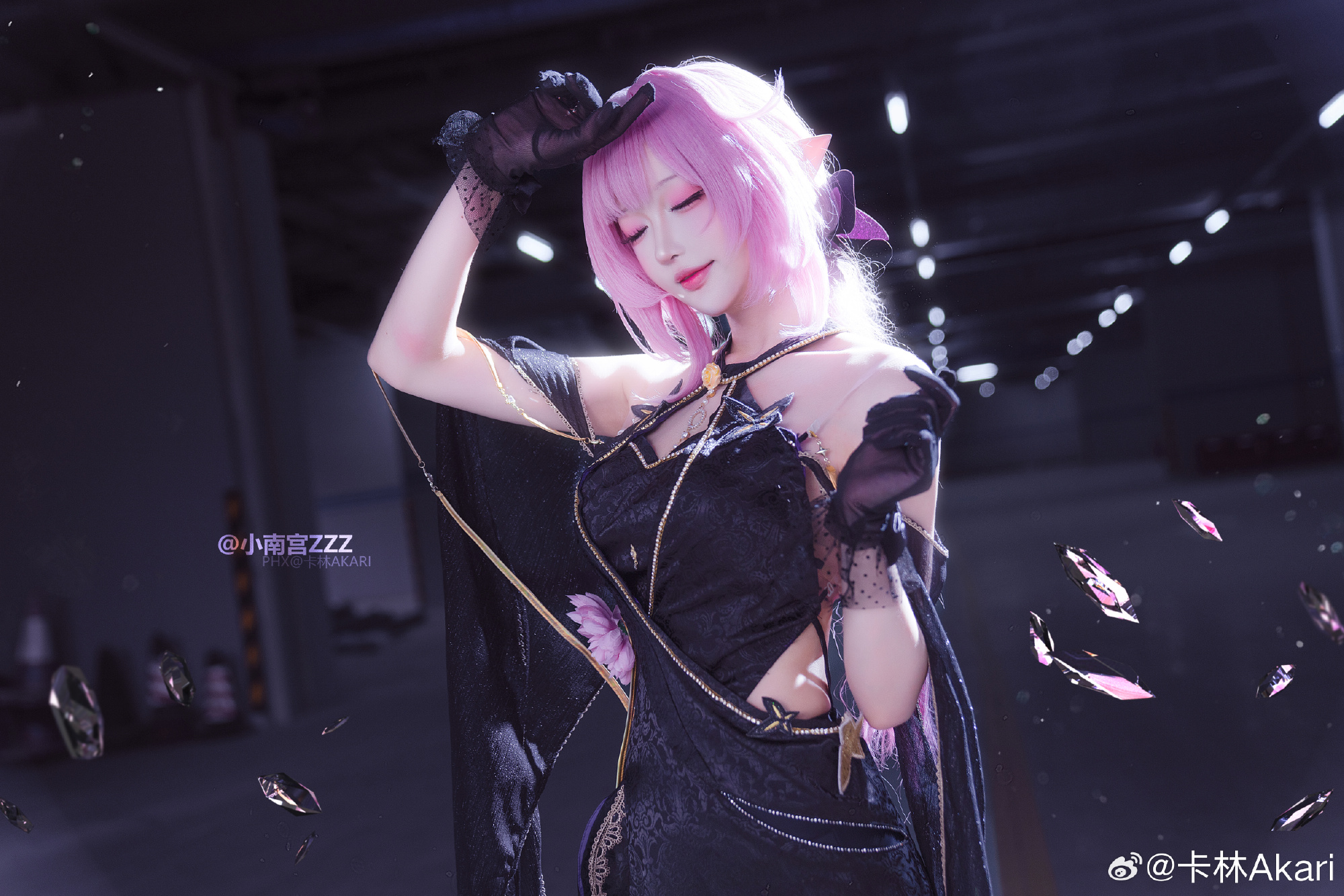 即使生活跌进尘埃,梦想也要举得高高的