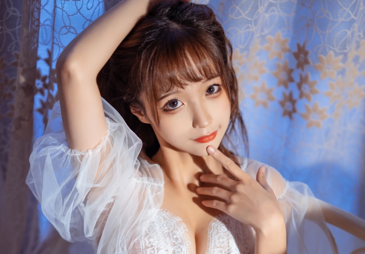 蠢沫沫 – 《轻纱》系列:一场迷人的轻松瞬间