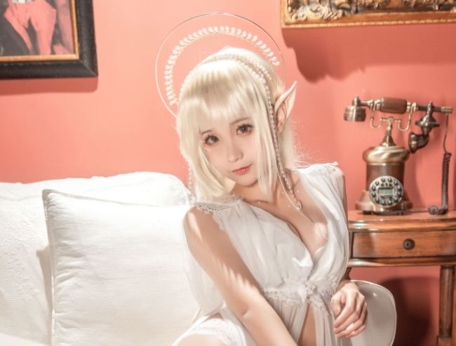 蠢沫沫 – 《尖耳国度 纱精灵》:一位花精灵的魔法之旅