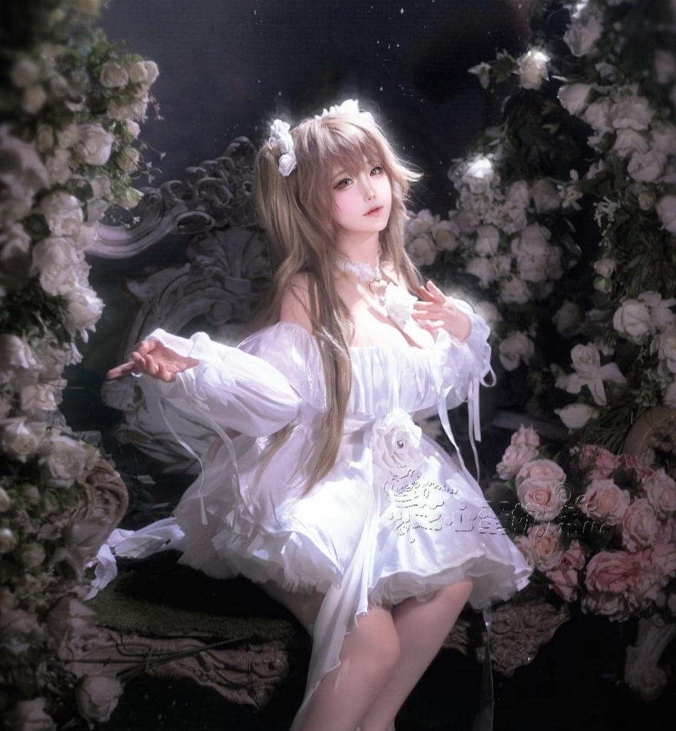 Cosplay | 老师的笑容……安克雷奇，最喜欢了！碧蓝航线