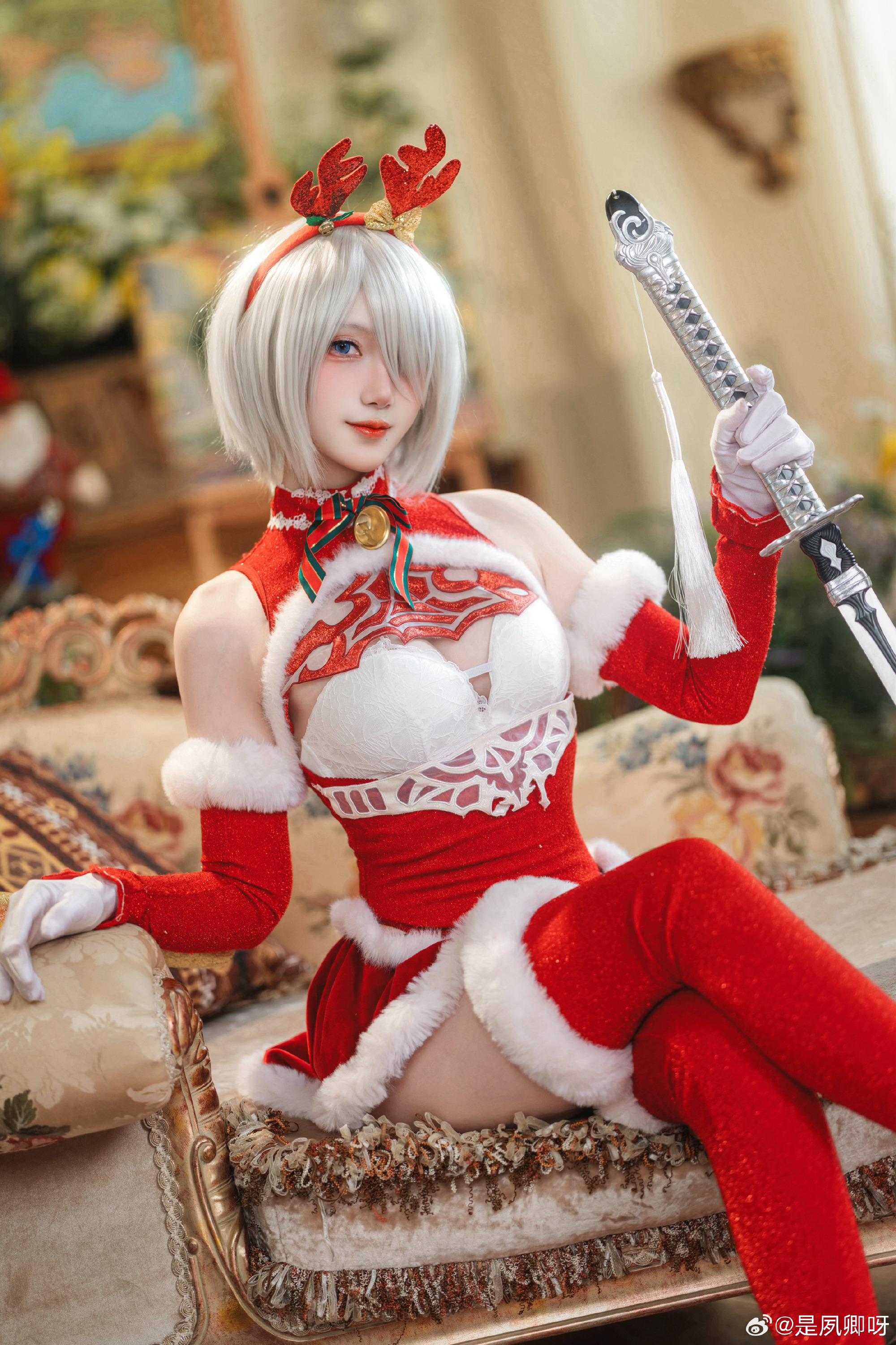 Cosplay｜冬日幻想祭 机械纪元 2b圣诞@泥头跳跳猫